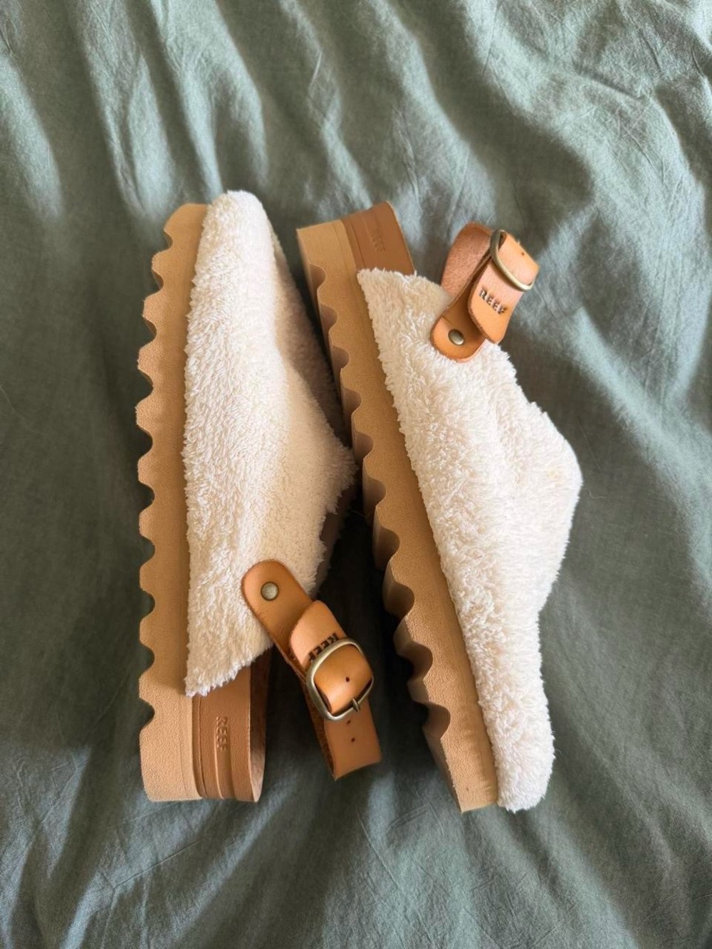Reef Cream Terry Cloth Slingback Slides with Tan Strap - Picture 5 of 7